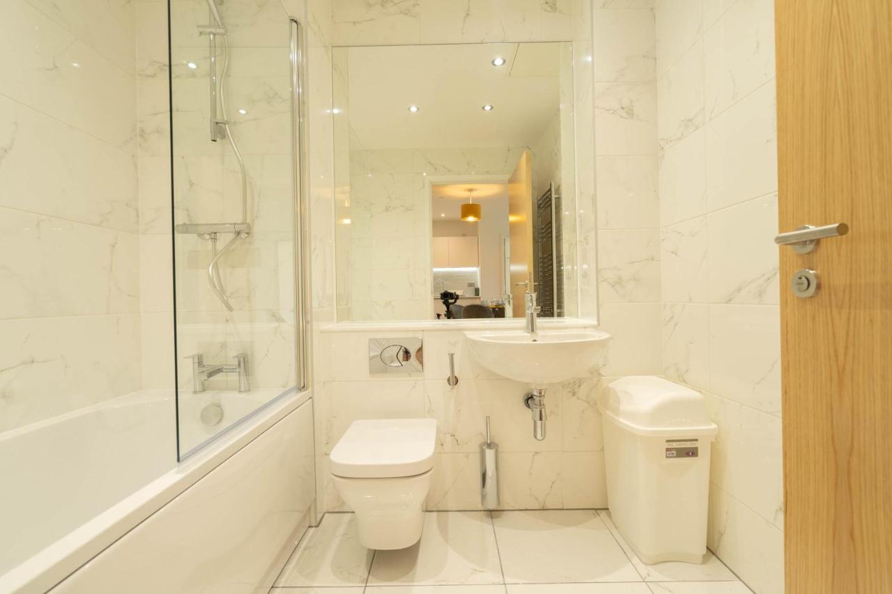 Luxury New Build ☆ 2 Bed, 2 Bath Apartment - 5 Min Walk From Bullring/Cube/Mailbox/New Street Station Birmingham Exterior photo
